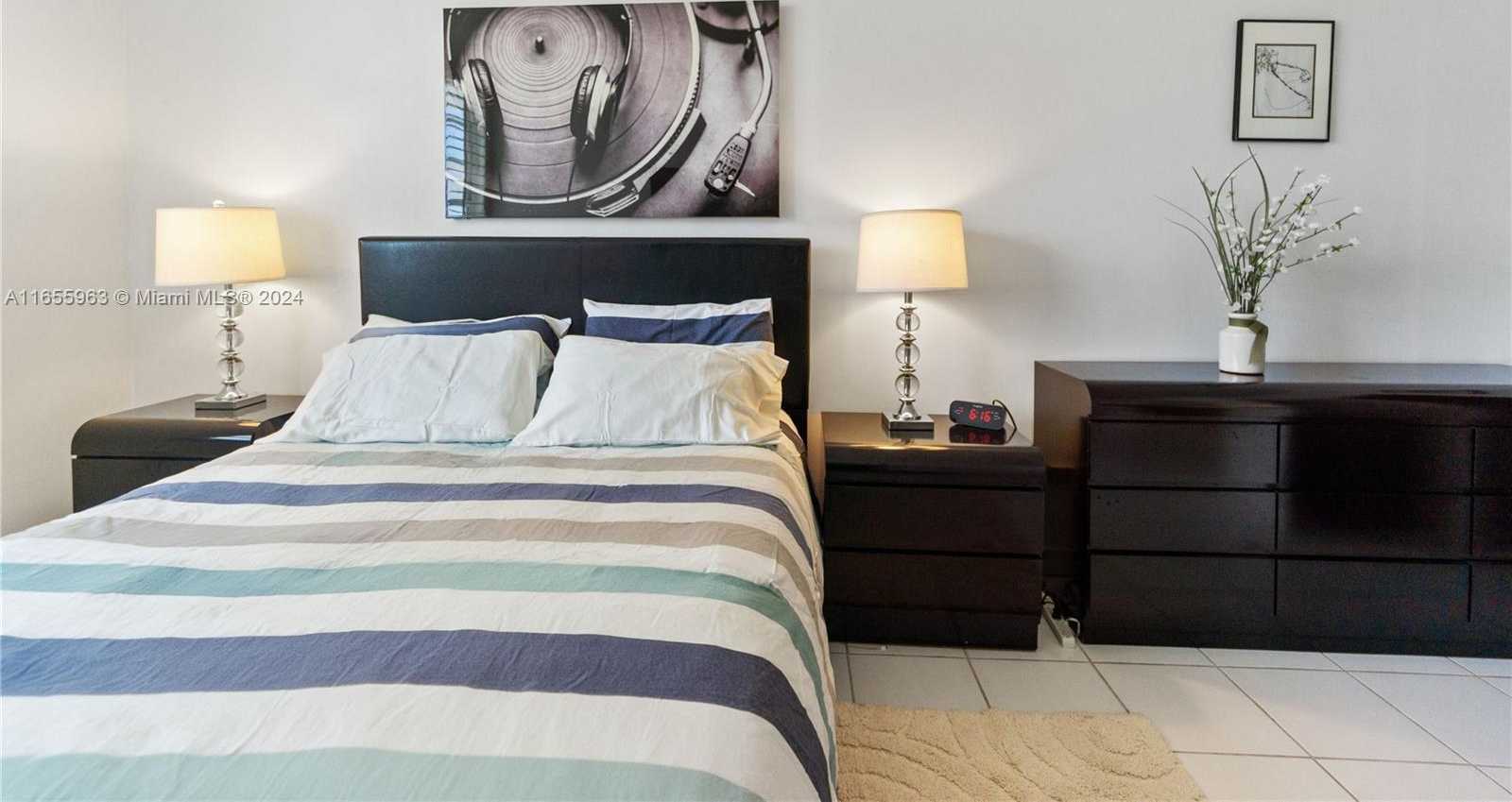 Small Image of 100 LINCOLN RD #924, Miami Beach Number 12