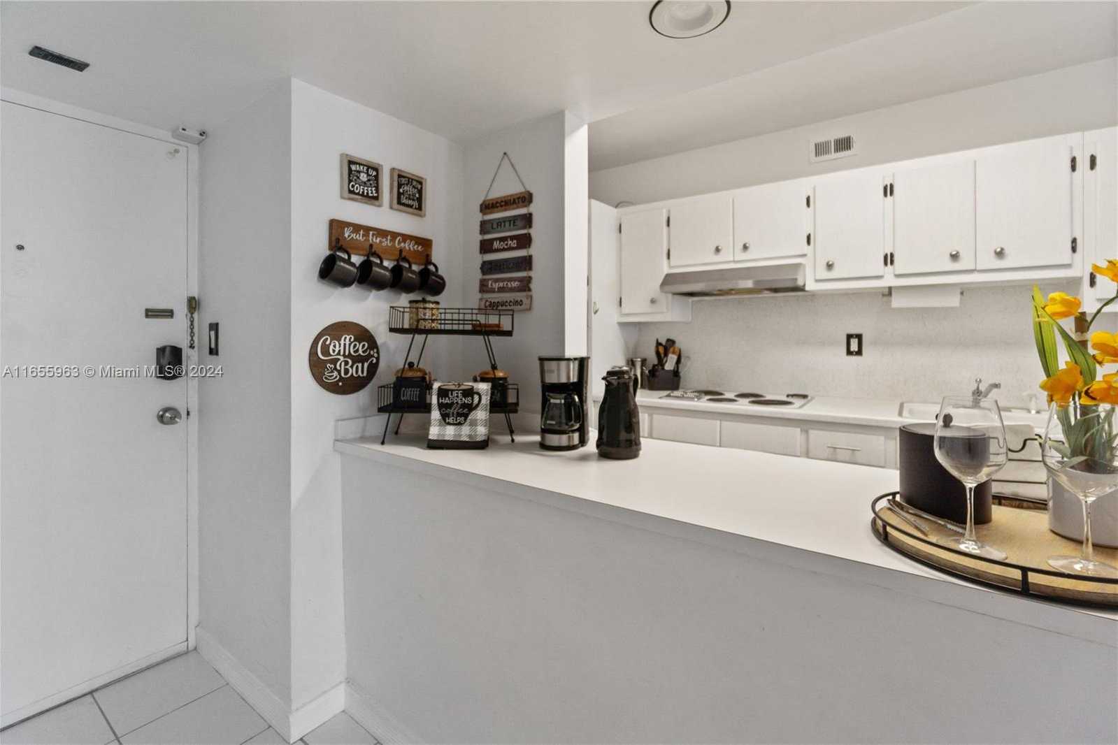 Small Image of 100 LINCOLN RD #924, Miami Beach Number 6