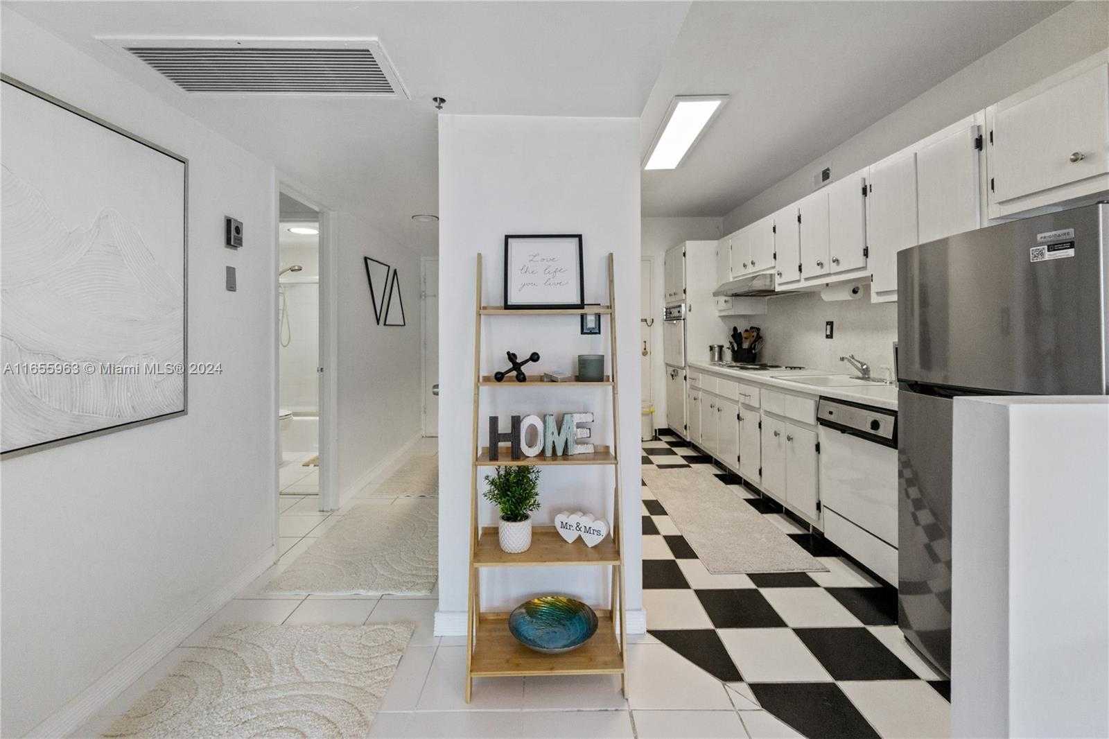 Small Image of 100 LINCOLN RD #924, Miami Beach Number 8