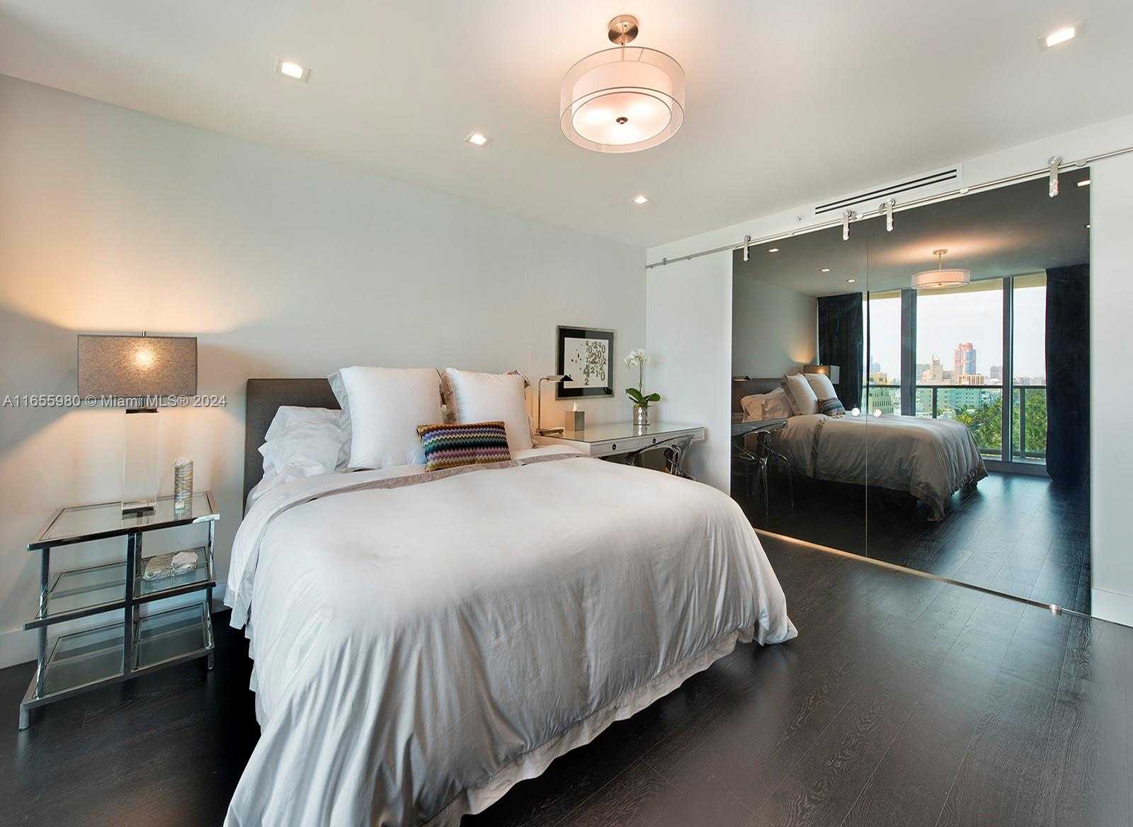 Small Image of 1455 OCEAN DR #1204, Miami Beach Number 14