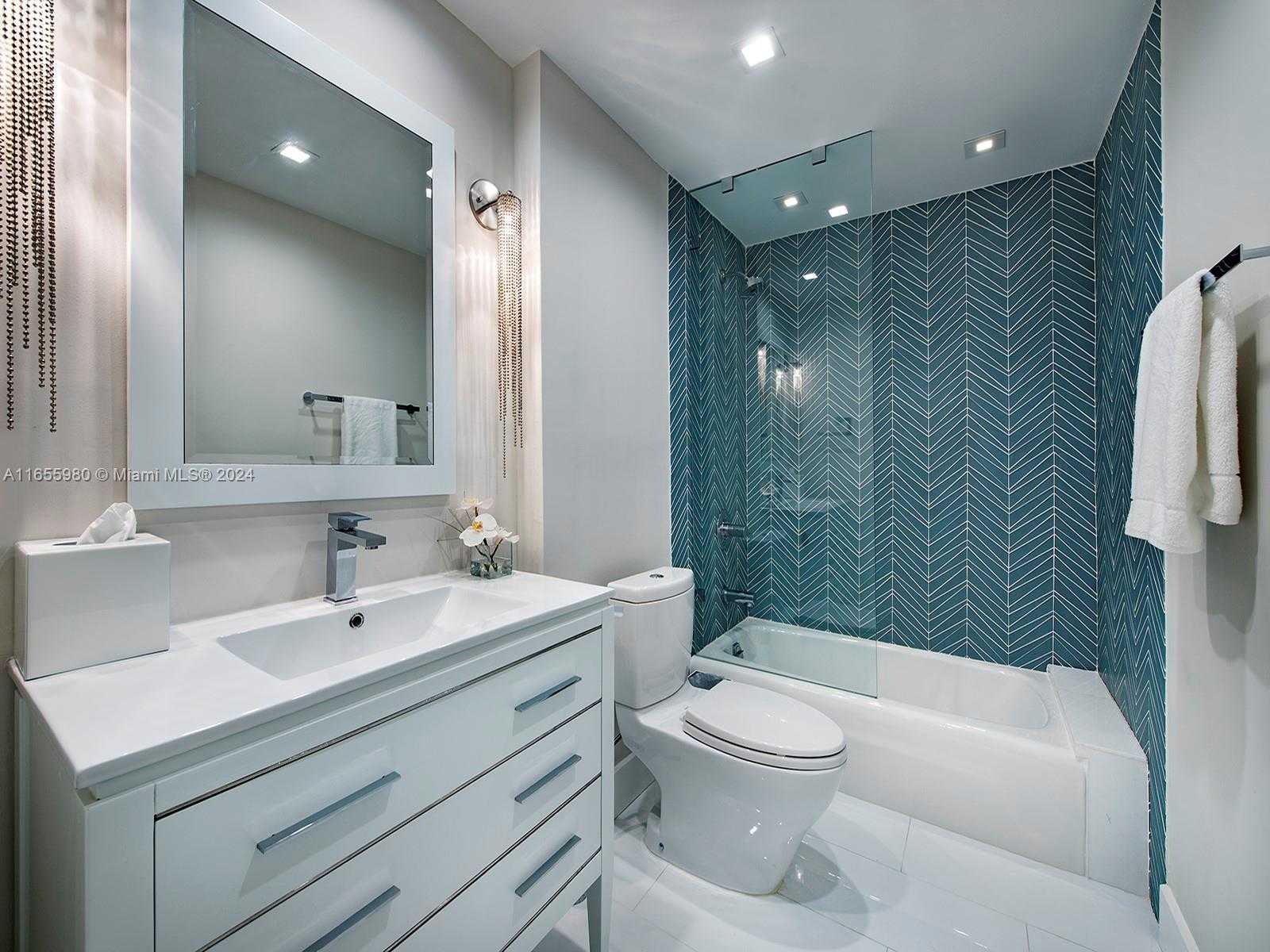 Small Image of 1455 OCEAN DR #1204, Miami Beach Number 19