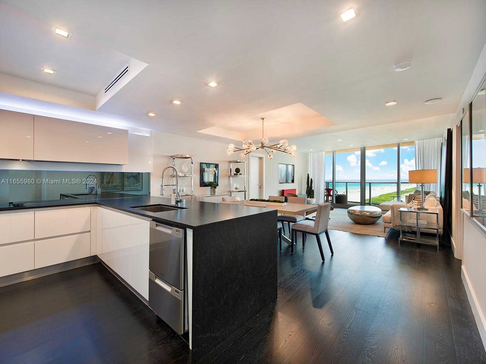 Small Image of 1455 OCEAN DR #1204, Miami Beach Number 3