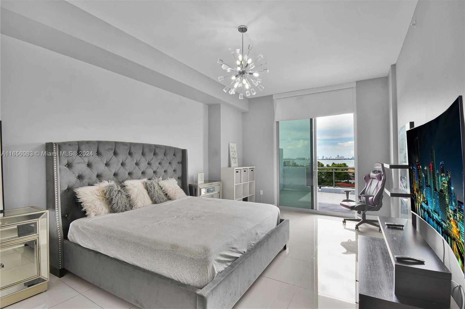 Small Image of 7901 HISPANOLA AVE #606, North Bay Village Number 3