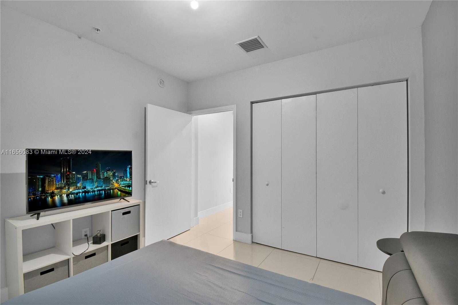Small Image of 7901 HISPANOLA AVE #606, North Bay Village Number 6