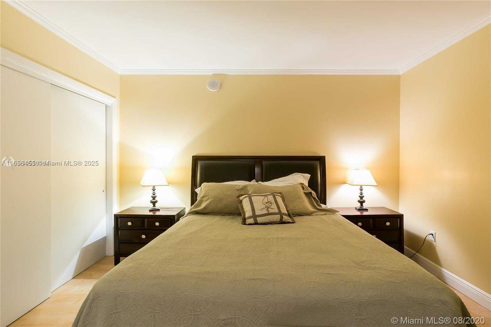 Small Image of 1830 S Ocean Dr, Hallandale Beach, FL 33009, USA Number 9