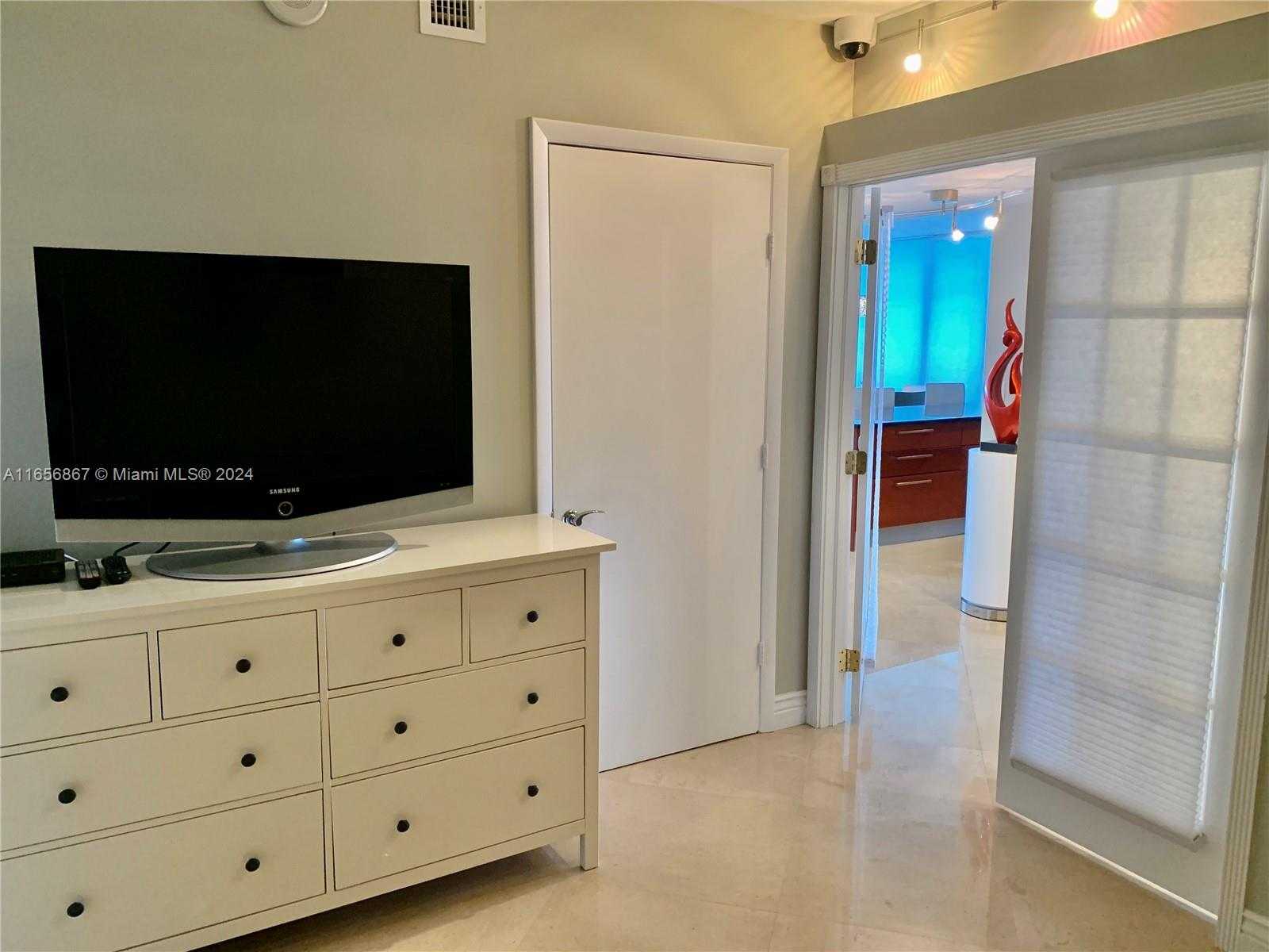 Small Image of 1830 SOUTH OCEAN DR #5001, Hallandale Beach Number 14