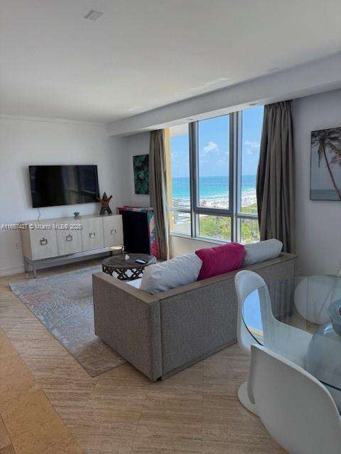 Small Image of 101 OCEAN DR #906, Miami Beach Number 18