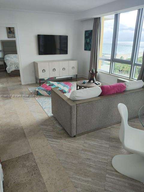 Small Image of 101 OCEAN DR #906, Miami Beach Number 21