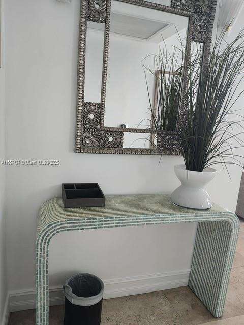 Small Image of 101 OCEAN DR #906, Miami Beach Number 5