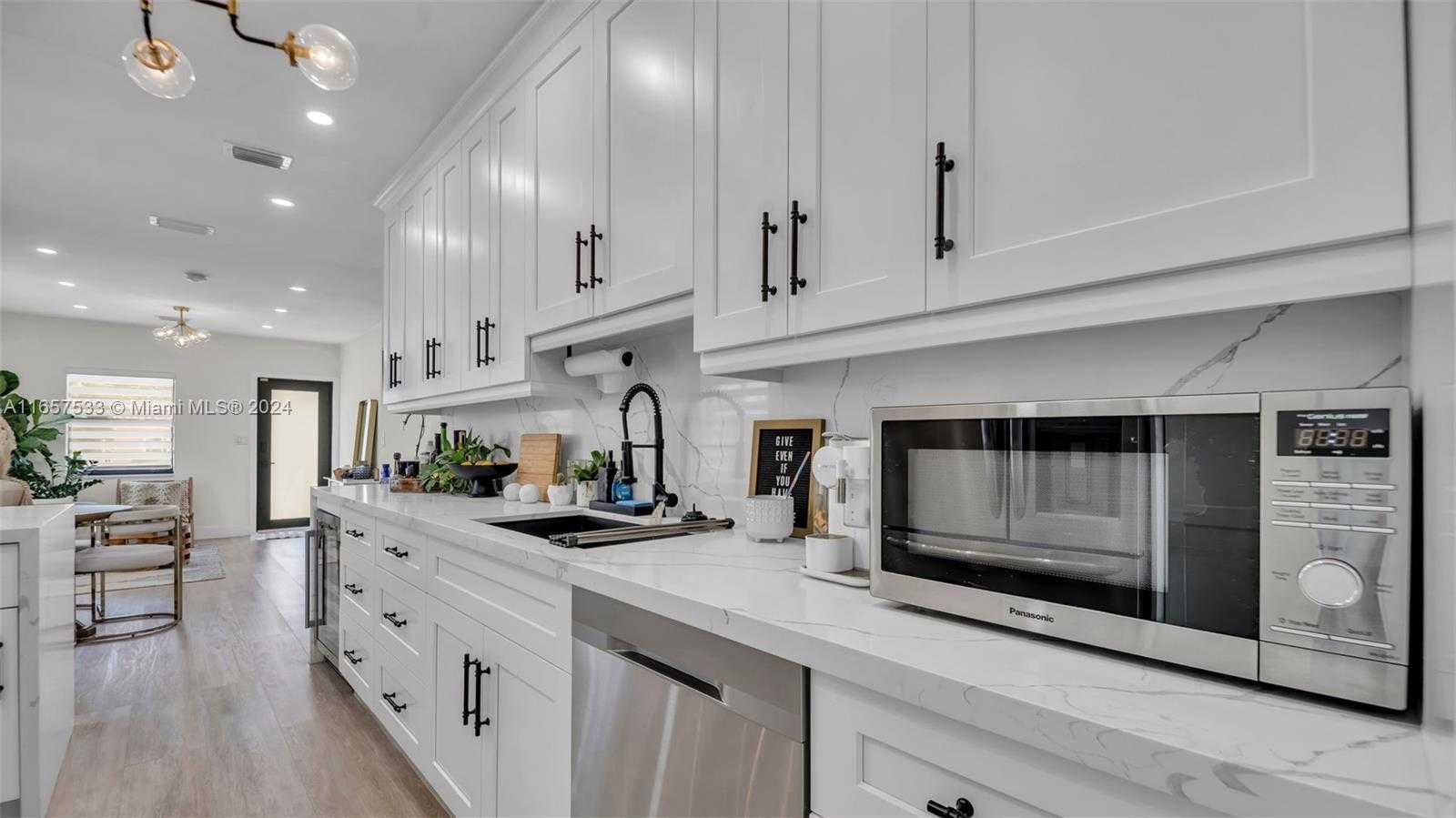 Small Image of 2324 SOUTH WEST 58TH CT, Miami Number 11