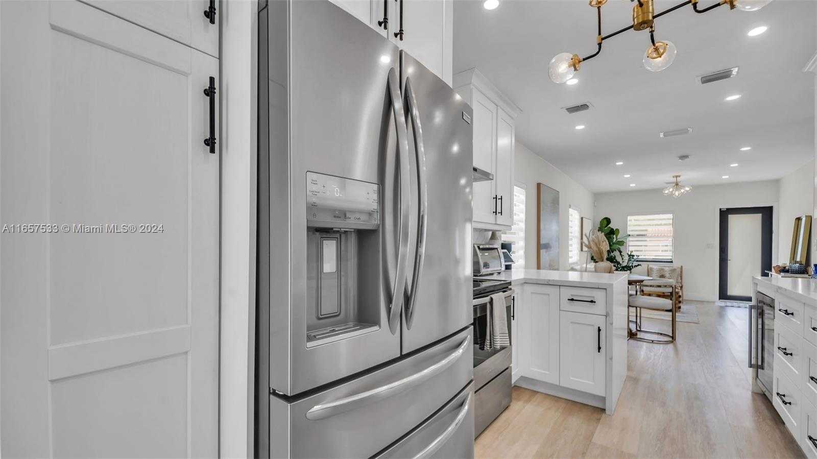 Small Image of 2324 SOUTH WEST 58TH CT, Miami Number 12