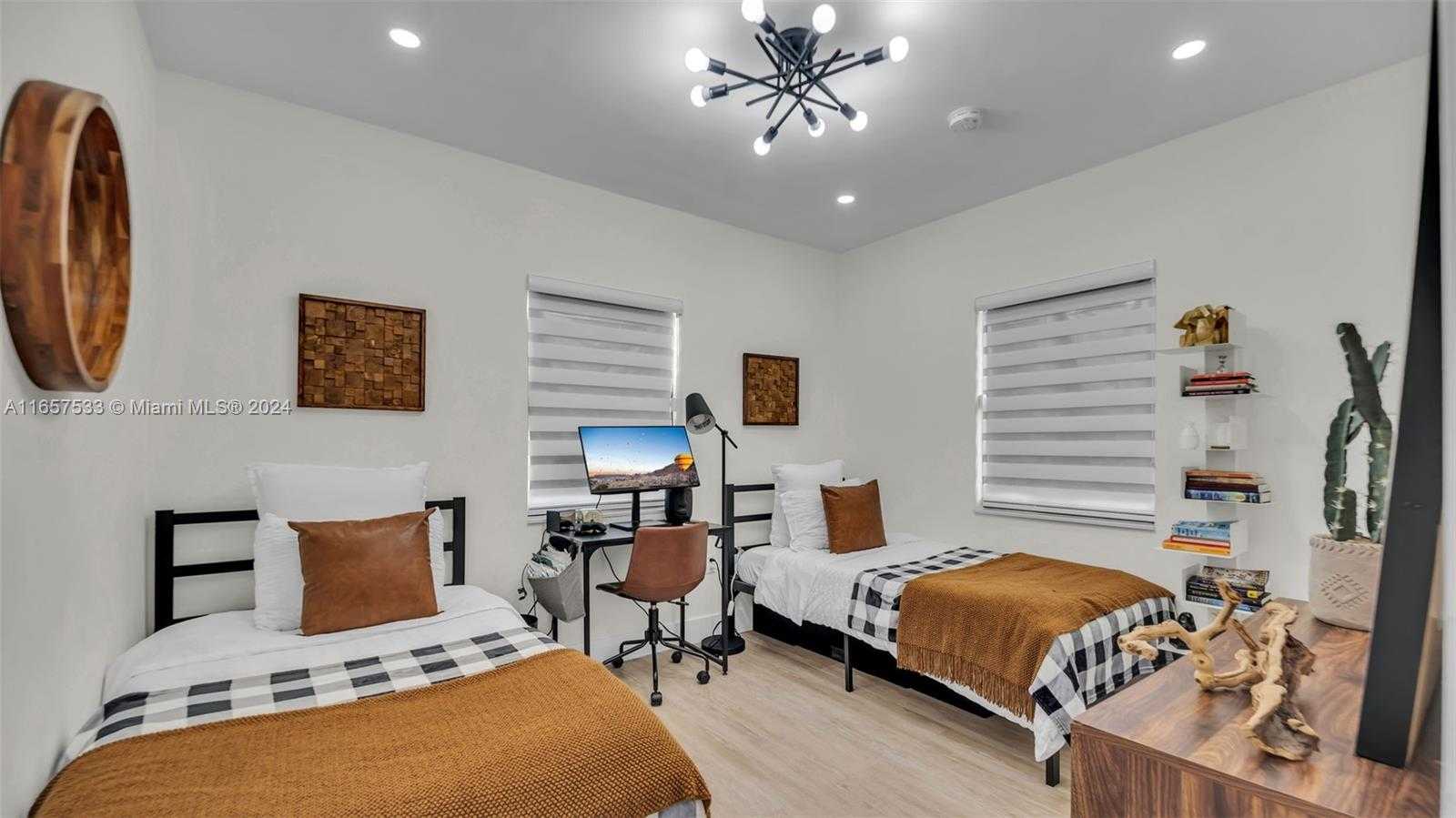 Small Image of 2324 SOUTH WEST 58TH CT, Miami Number 15