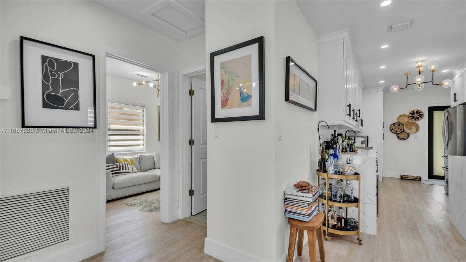 Small Image of 2324 SOUTH WEST 58TH CT, Miami Number 17