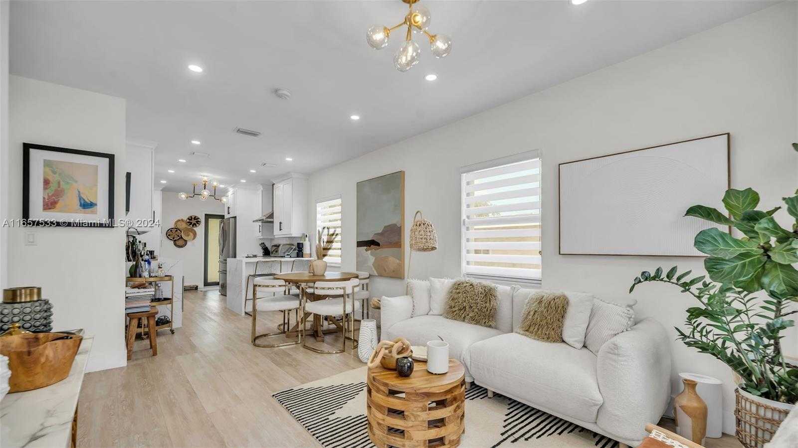 Small Image of 2324 SOUTH WEST 58TH CT, Miami Number 2