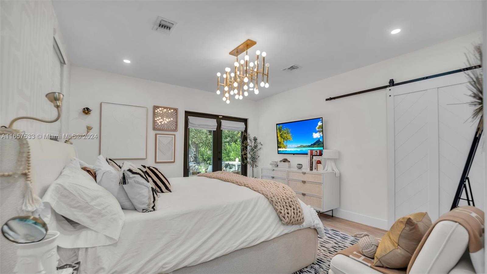 Small Image of 2324 SOUTH WEST 58TH CT, Miami Number 25