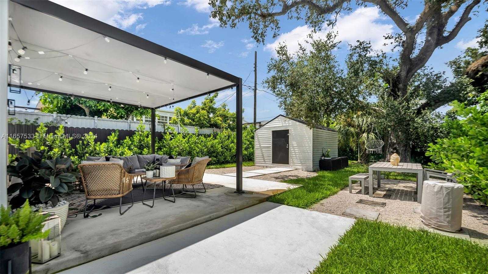 Small Image of 2324 SOUTH WEST 58TH CT, Miami Number 30