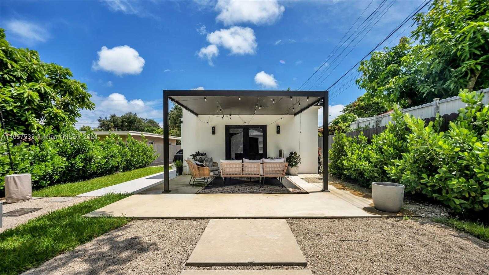 Small Image of 2324 SOUTH WEST 58TH CT, Miami Number 33