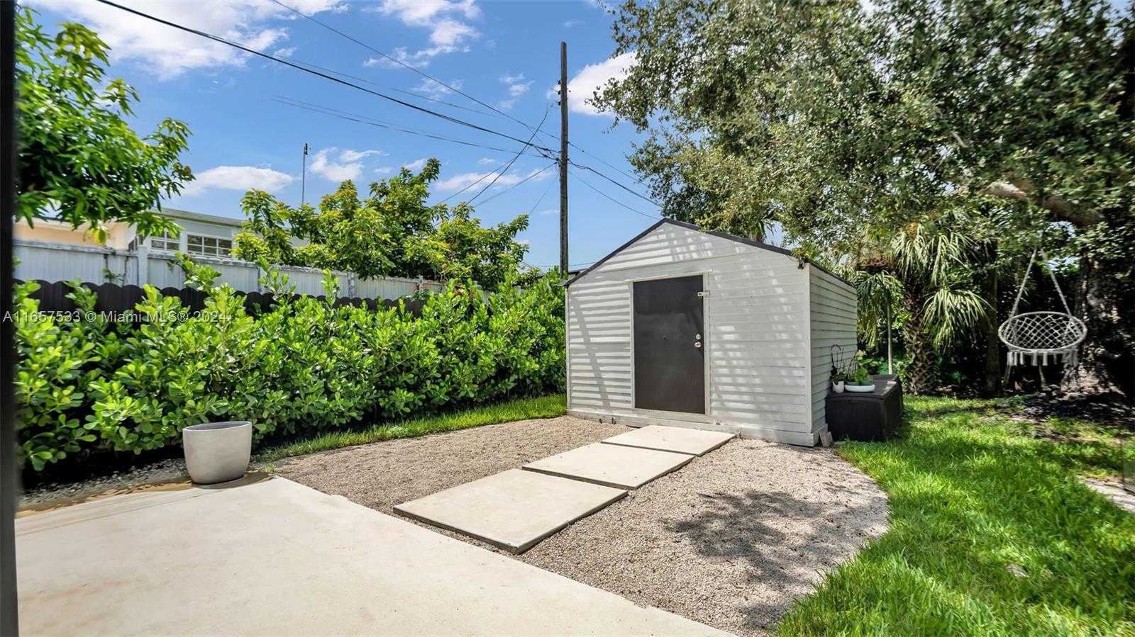 Small Image of 2324 SOUTH WEST 58TH CT, Miami Number 35