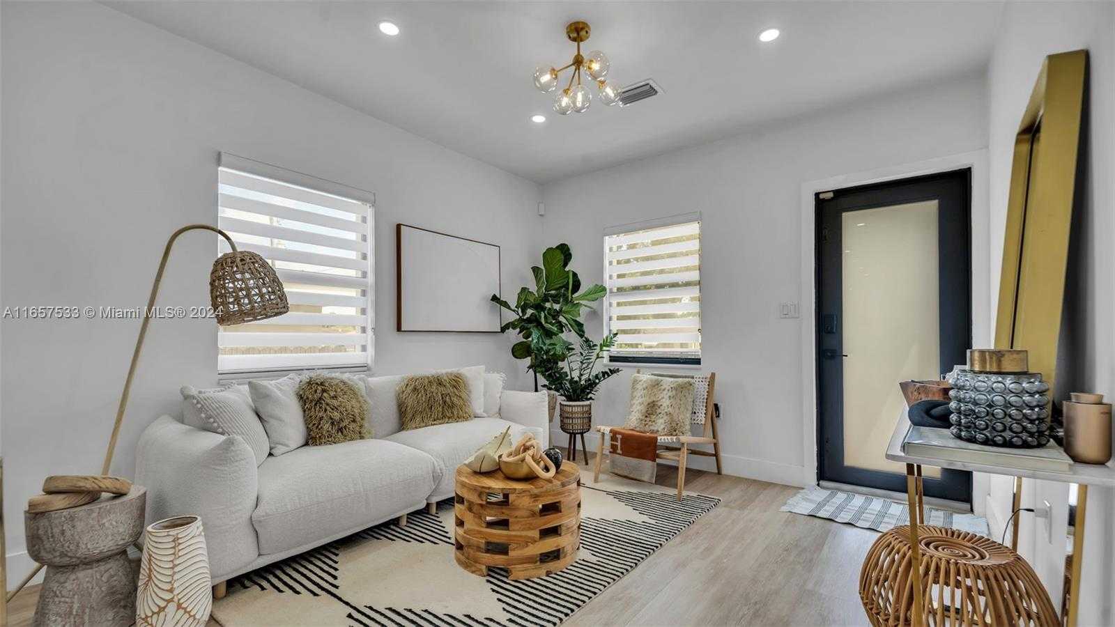 Small Image of 2324 SOUTH WEST 58TH CT, Miami Number 4