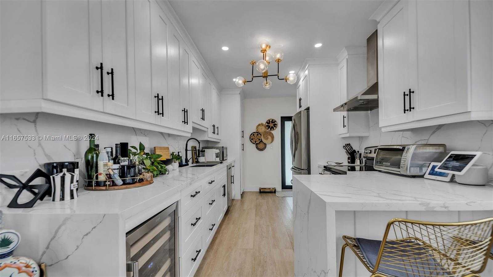 Small Image of 2324 SOUTH WEST 58TH CT, Miami Number 7