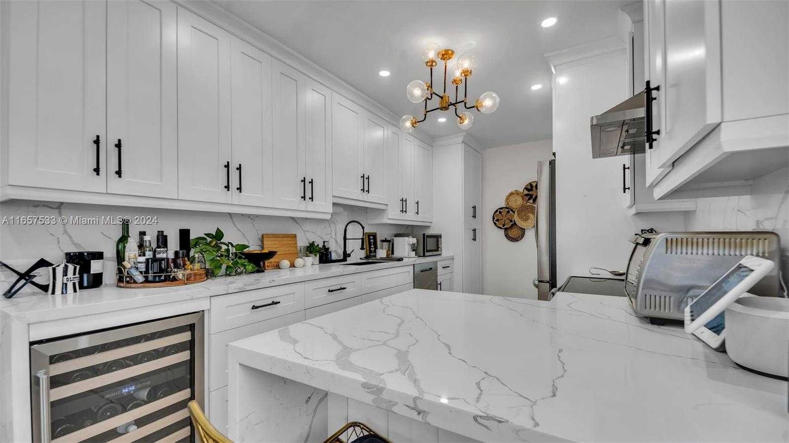 Small Image of 2324 SOUTH WEST 58TH CT, Miami Number 8