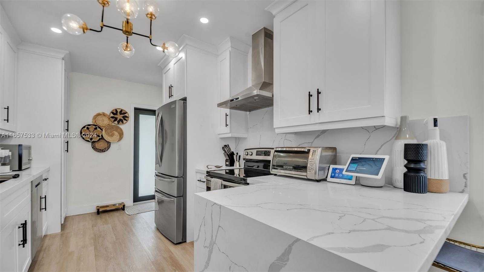 Small Image of 2324 SOUTH WEST 58TH CT, Miami Number 9