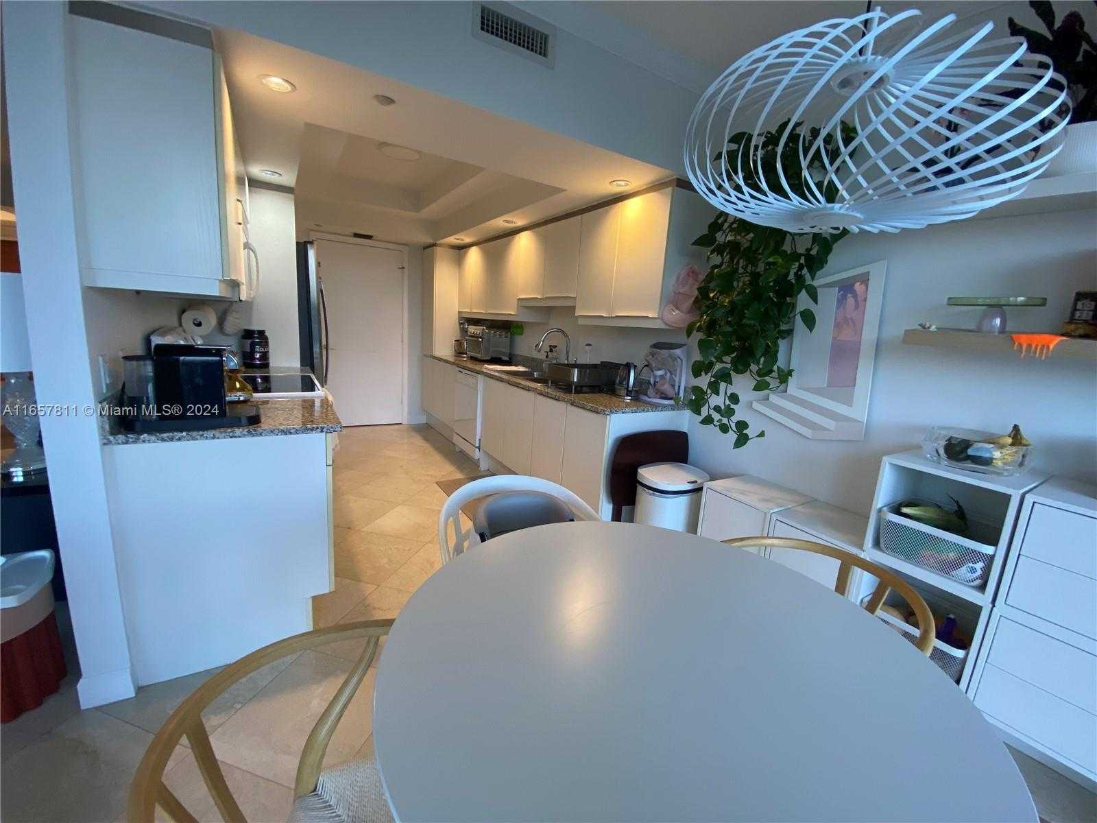 Small Image of 7000 ISLAND BLVD #403, Aventura Number 13