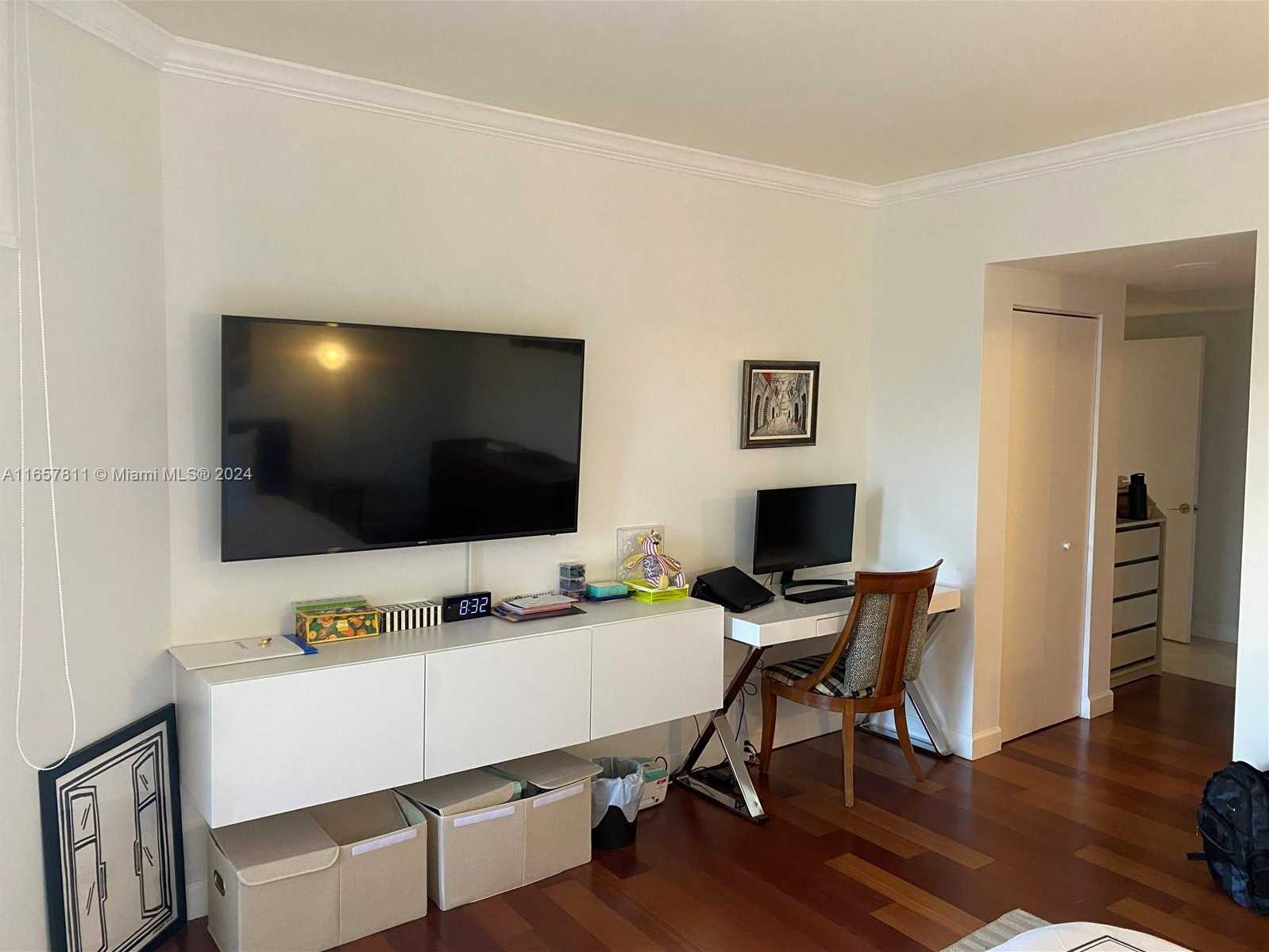 Small Image of 7000 ISLAND BLVD #403, Aventura Number 6