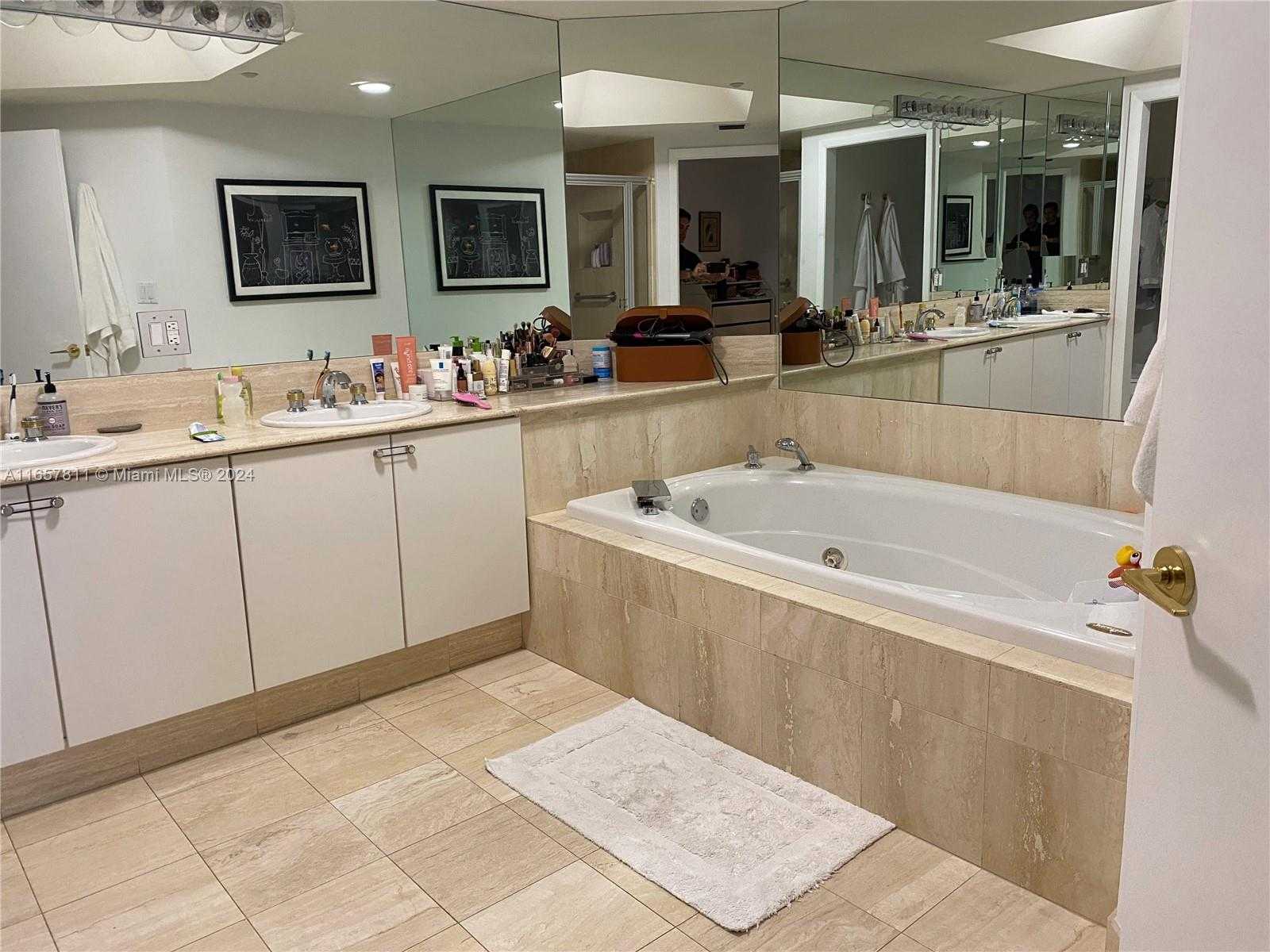 Small Image of 7000 ISLAND BLVD #403, Aventura Number 8