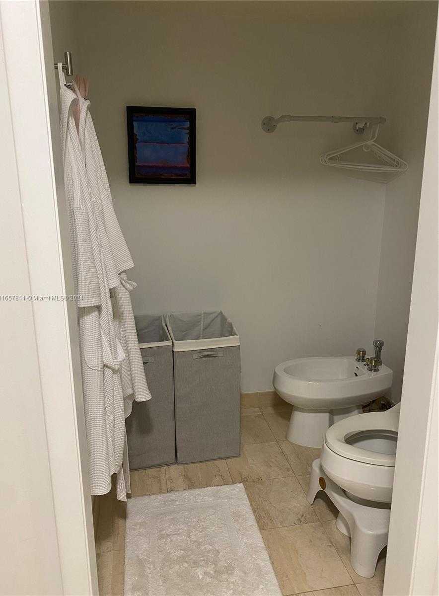 Small Image of 7000 ISLAND BLVD #403, Aventura Number 9