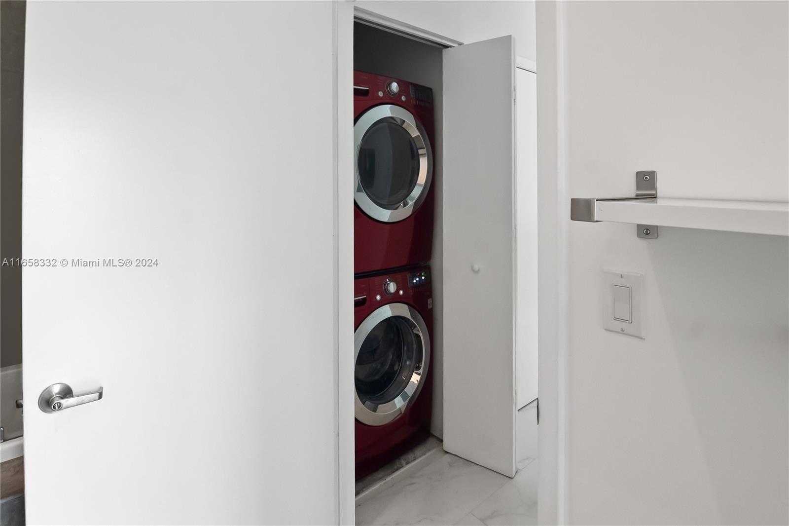 Small Image of 495 BRICKELL AVE #2207, Miami Number 15