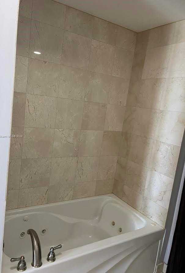Small Image of 6365 COLLINS AVE #4209, Miami Beach Number 14