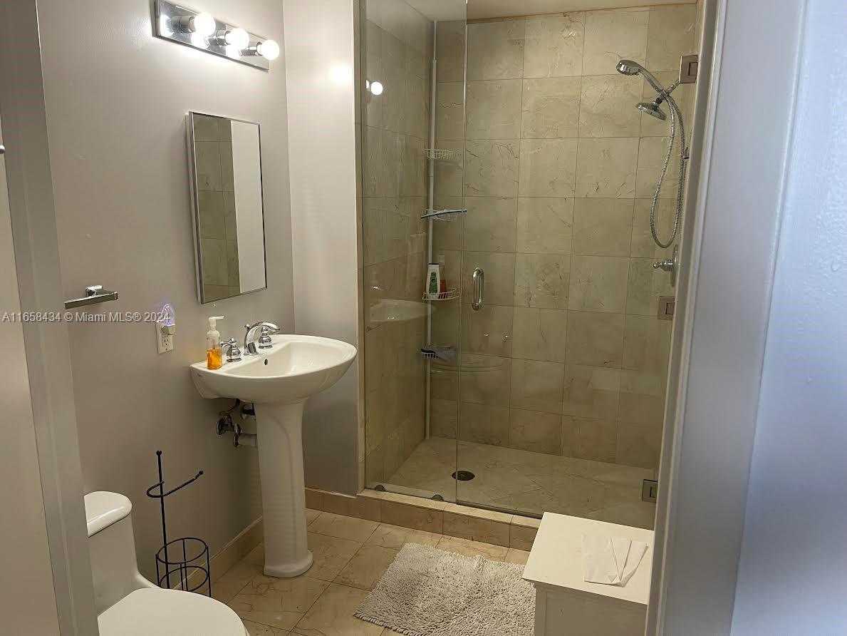 Small Image of 6365 COLLINS AVE #4209, Miami Beach Number 15