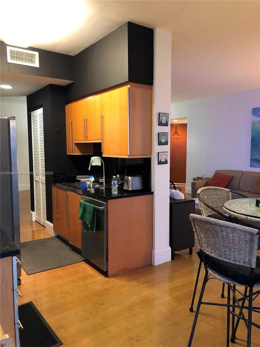 Small Image of 6365 COLLINS AVE #4209, Miami Beach Number 21