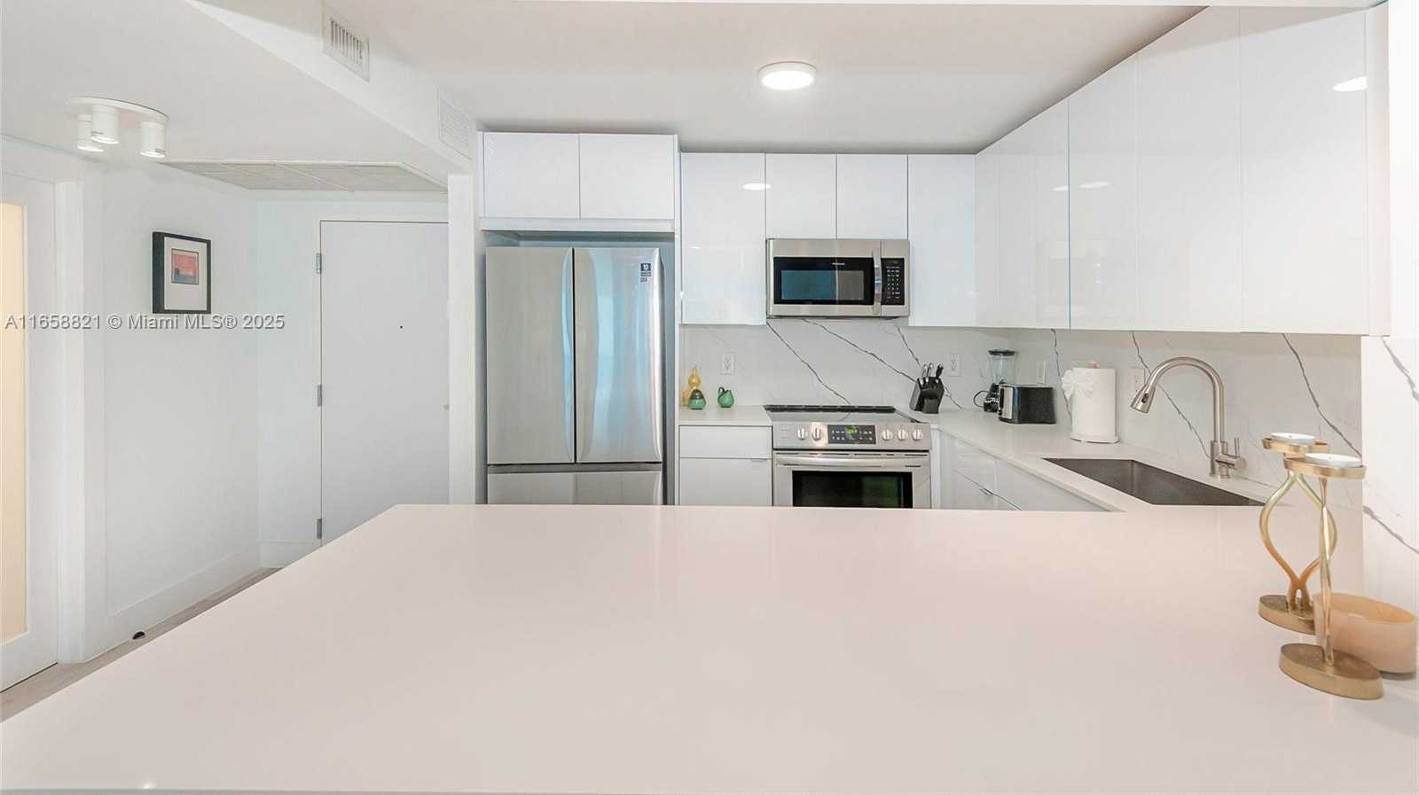 Small Image of 2301 COLLINS AVE #1505, Miami Beach Number 13