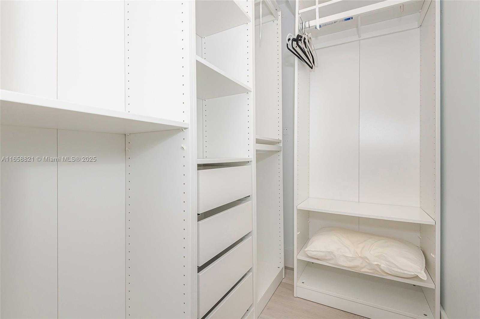 Small Image of 2301 COLLINS AVE #1505, Miami Beach Number 22