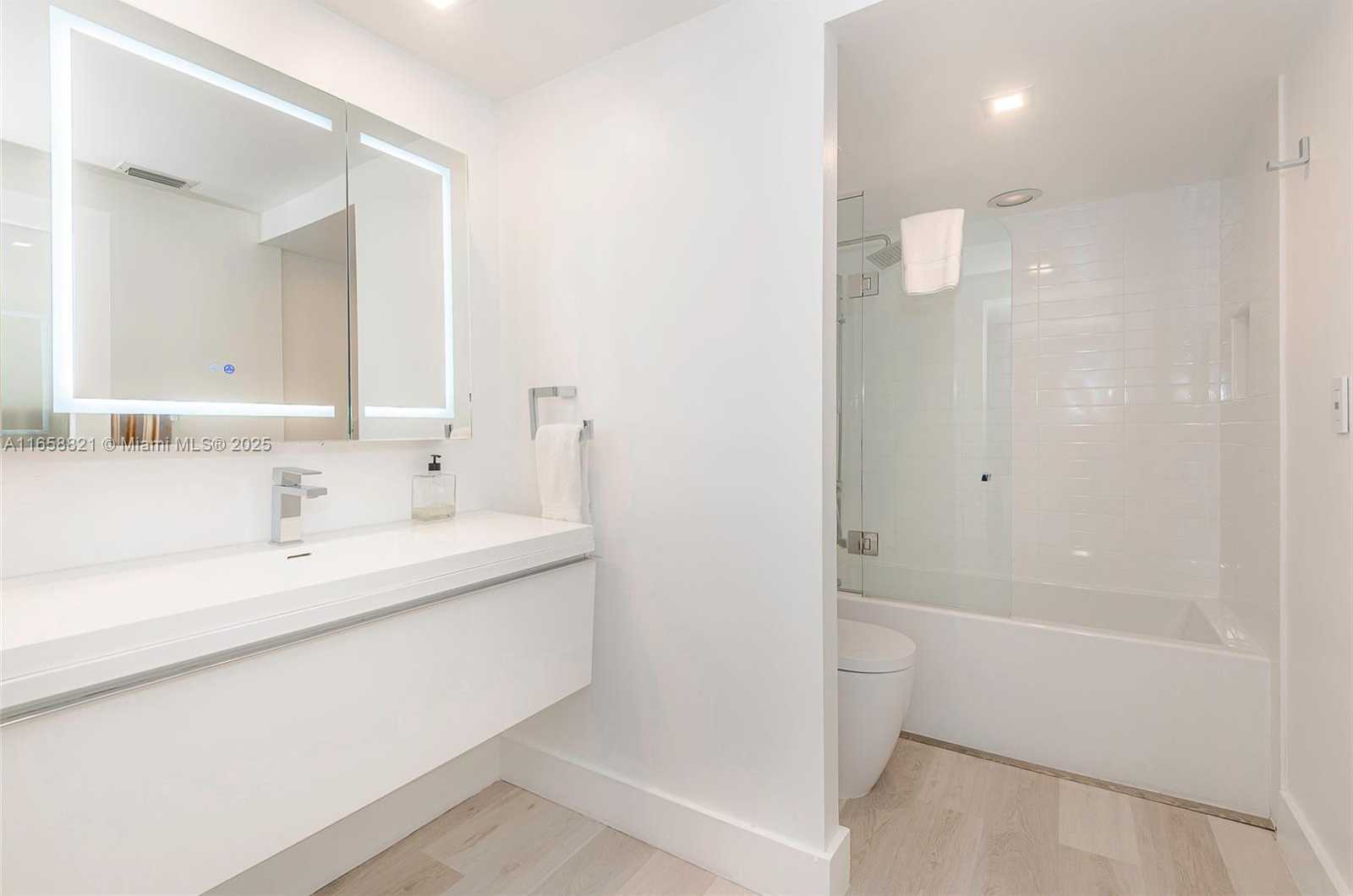 Small Image of 2301 COLLINS AVE #1505, Miami Beach Number 23