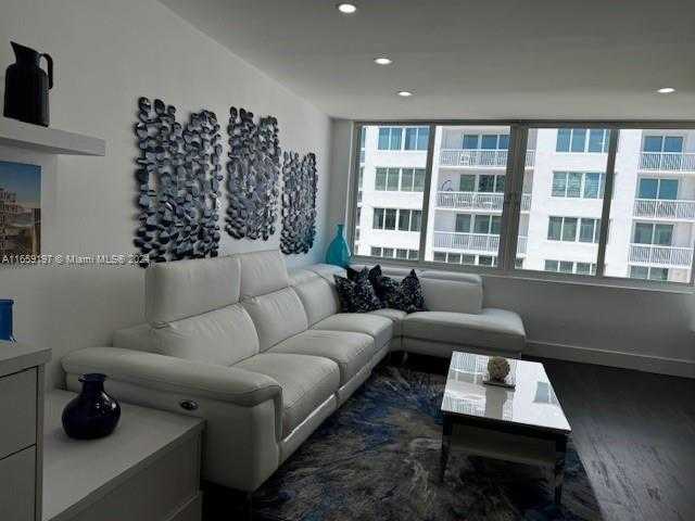 Small Image of 5401 COLLINS AVE #344, Miami Beach Number 12