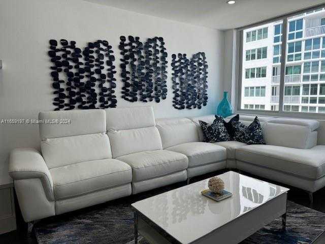 Small Image of 5401 COLLINS AVE #344, Miami Beach Number 16