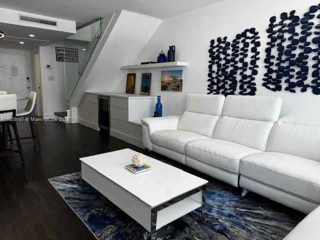 Small Image of 5401 COLLINS AVE #344, Miami Beach Number 18