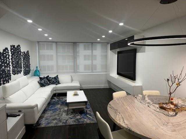 Small Image of 5401 COLLINS AVE #344, Miami Beach Number 20