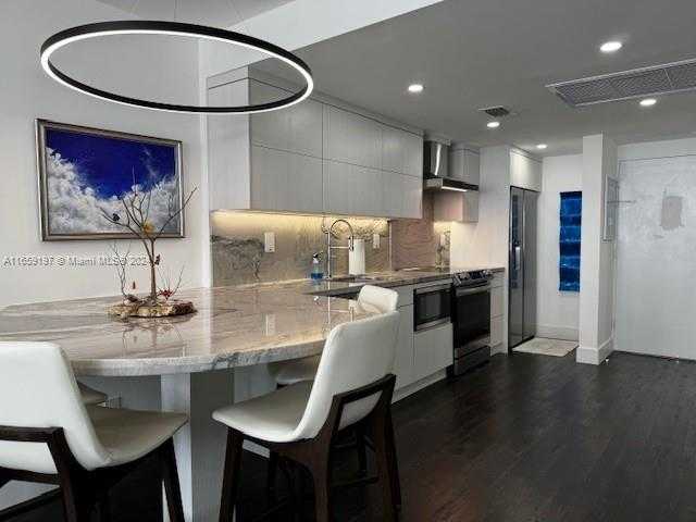 Small Image of 5401 COLLINS AVE #344, Miami Beach Number 23