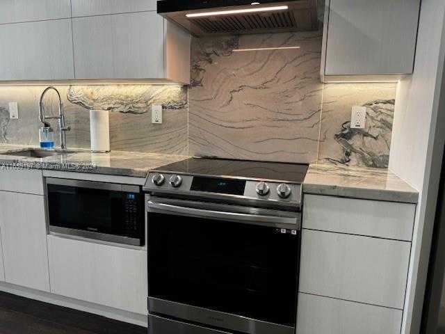 Small Image of 5401 COLLINS AVE #344, Miami Beach Number 24