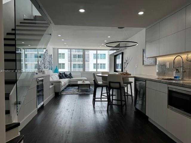 Small Image of 5401 COLLINS AVE #344, Miami Beach Number 25