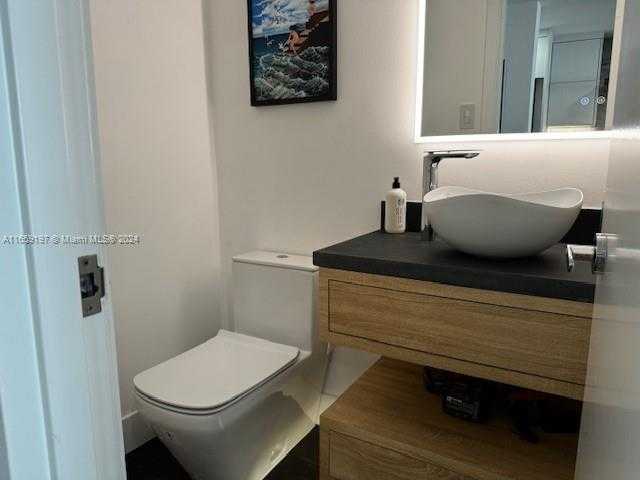Small Image of 5401 COLLINS AVE #344, Miami Beach Number 27
