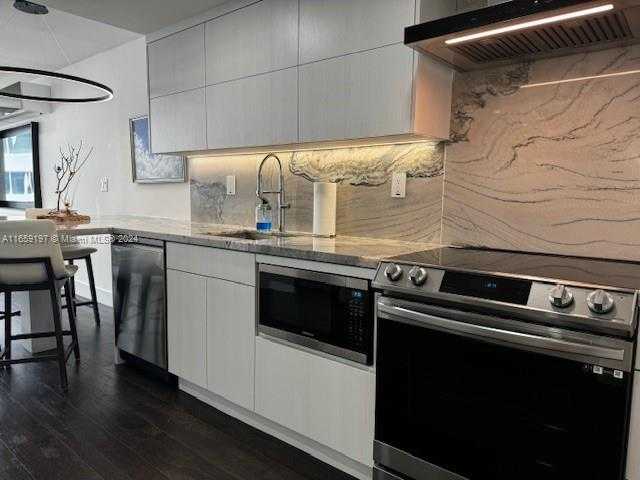 Small Image of 5401 COLLINS AVE #344, Miami Beach Number 28