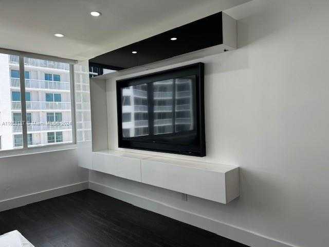 Small Image of 5401 COLLINS AVE #344, Miami Beach Number 34