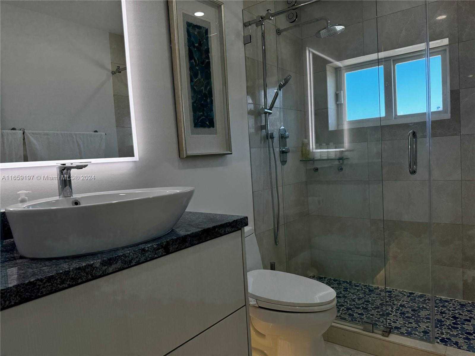 Small Image of 5401 COLLINS AVE #344, Miami Beach Number 36