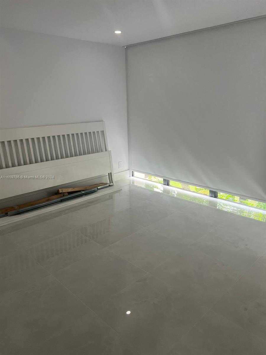 Small Image of 16919 NORTH BAY RD #301, Sunny Isles Beach Number 10