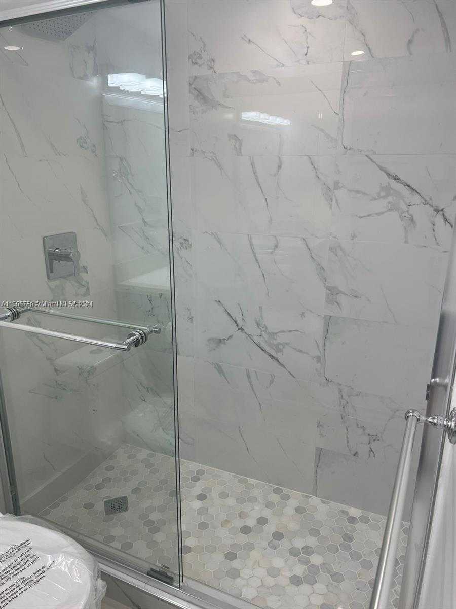 Small Image of 16919 NORTH BAY RD #301, Sunny Isles Beach Number 14